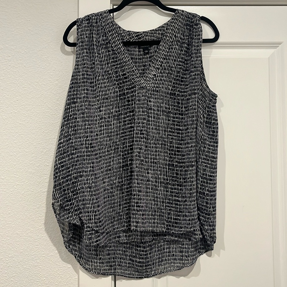 Ann Taylor black and white blouse